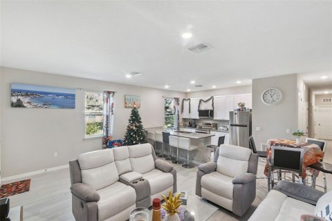 Commercial property in Eustis, Florida 6 bedrooms, 244.7 sq.m. № 2148645 - photo 5