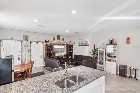Commercial property in Eustis, Florida 6 bedrooms, 244.7 sq.m. № 2148645 - photo 24