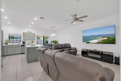 Touwnhouse à vendre à Florida City, Floride: 3 chambres, 136.19 m2 № 2083660 - photo 3