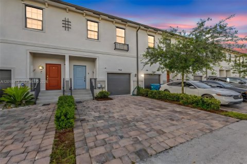 Touwnhouse à vendre à Florida City, Floride: 3 chambres, 136.19 m2 № 2083660 - photo 13