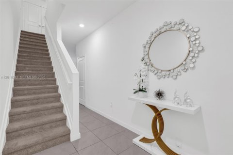 Touwnhouse à vendre à Florida City, Floride: 3 chambres, 136.19 m2 № 2083660 - photo 4