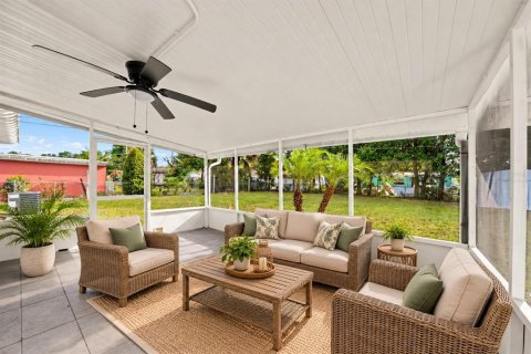 House in Orlando, Florida 4 bedrooms, 109.25 sq.m. № 2394380 - photo 27