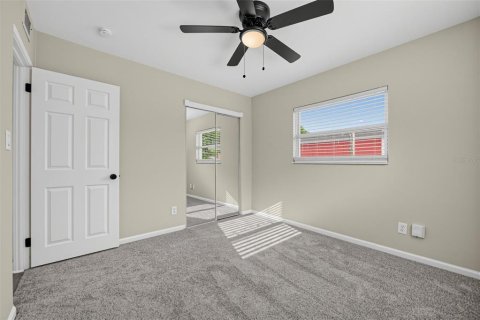 House in Orlando, Florida 4 bedrooms, 109.25 sq.m. № 2394380 - photo 19