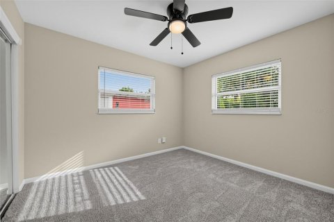 House in Orlando, Florida 4 bedrooms, 109.25 sq.m. № 2394380 - photo 20
