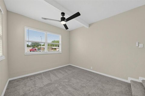 House in Orlando, Florida 4 bedrooms, 109.25 sq.m. № 2394380 - photo 17