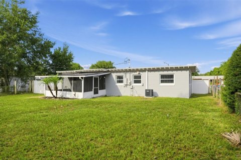 House in Orlando, Florida 4 bedrooms, 109.25 sq.m. № 2394380 - photo 30