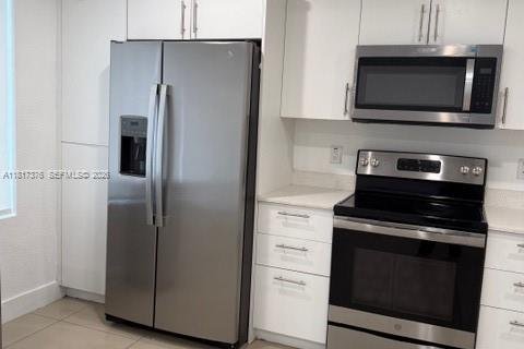 Townhouse in Homestead, Florida 4 bedrooms, 129.88 sq.m. № 1772536 - photo 4