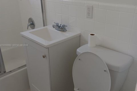 Copropriété à louer à Miami, Floride: 2 chambres, 60.2 m2 № 2168793 - photo 5