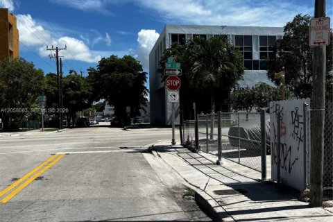 Copropriété à louer à Miami, Floride: 2 chambres, 60.2 m2 № 2168793 - photo 16