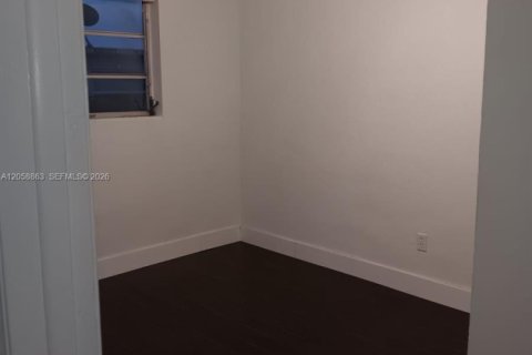 Copropriété à louer à Miami, Floride: 2 chambres, 60.2 m2 № 2168793 - photo 11