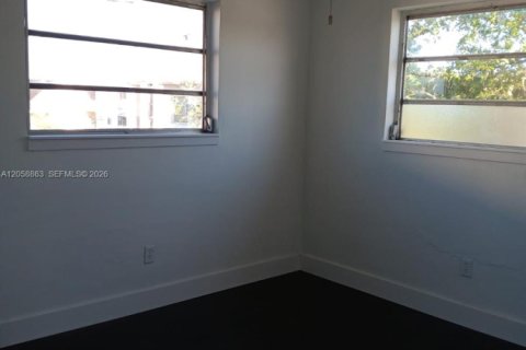 Copropriété à louer à Miami, Floride: 2 chambres, 60.2 m2 № 2168793 - photo 15