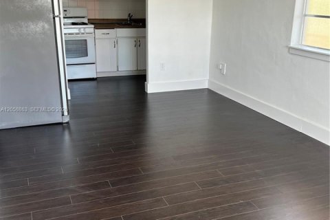 Copropriété à louer à Miami, Floride: 2 chambres, 60.2 m2 № 2168793 - photo 7