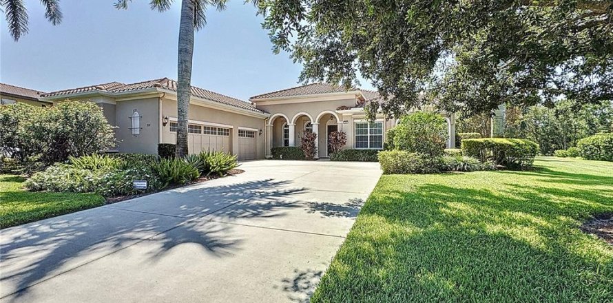 House in Bradenton, Florida 4 bedrooms, 285.4 sq.m. № 1854103