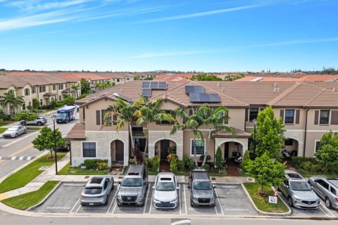 Townhouse in Hialeah, Florida 3 bedrooms, 131.18 sq.m. № 2401291 - photo 27