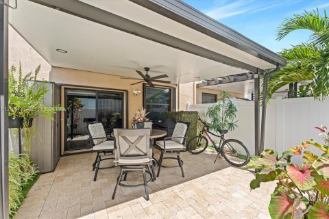 Townhouse in Hialeah, Florida 3 bedrooms, 131.18 sq.m. № 2401291 - photo 26