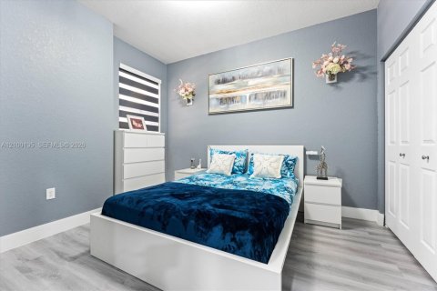 Townhouse in Hialeah, Florida 3 bedrooms, 131.18 sq.m. № 2401291 - photo 20