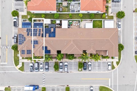 Townhouse in Hialeah, Florida 3 bedrooms, 131.18 sq.m. № 2401291 - photo 29