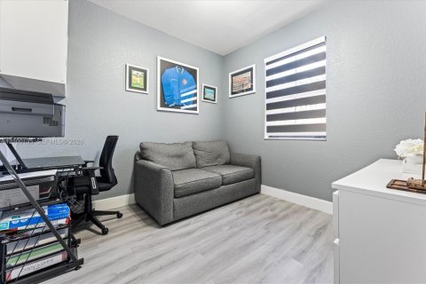 Townhouse in Hialeah, Florida 3 bedrooms, 131.18 sq.m. № 2401291 - photo 23