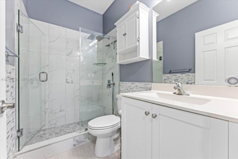 Townhouse in Hialeah, Florida 3 bedrooms, 131.18 sq.m. № 2401291 - photo 21