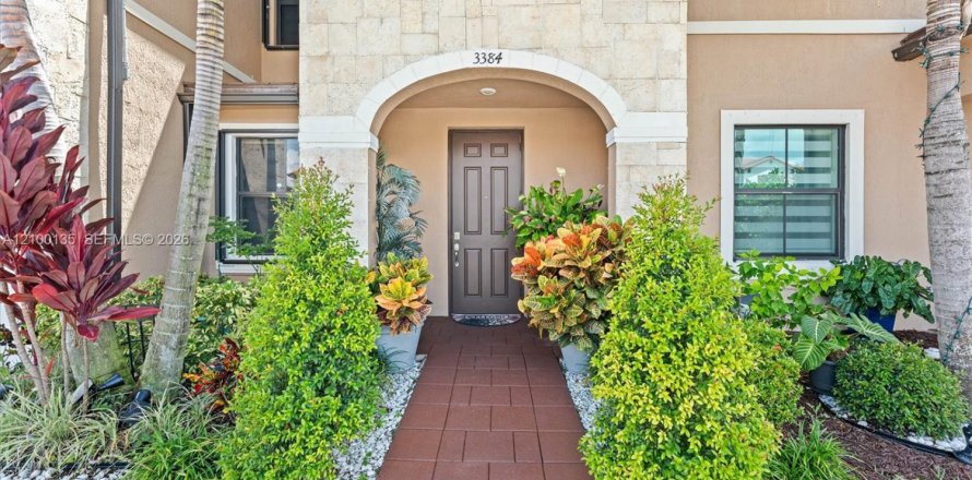 Townhouse in Hialeah, Florida 3 bedrooms, 131.18 sq.m. № 2401291