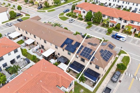 Townhouse in Hialeah, Florida 3 bedrooms, 131.18 sq.m. № 2401291 - photo 30