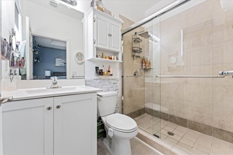 Townhouse in Hialeah, Florida 3 bedrooms, 131.18 sq.m. № 2401291 - photo 18