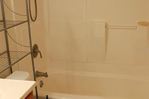 Condo in Orlando, Florida, 1 bedroom  № 1912471 - photo 9