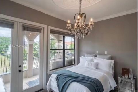 Casa en venta en Kissimmee, Florida, 8 dormitorios, 399.48 m2 № 2378645 - foto 22