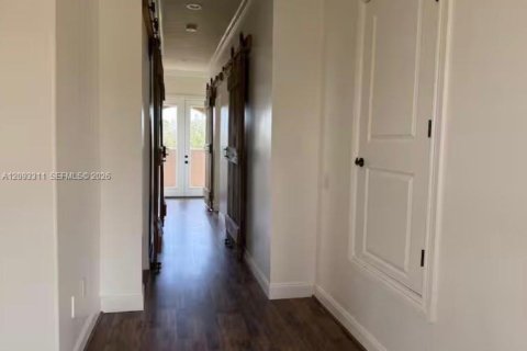 Casa en venta en Kissimmee, Florida, 8 dormitorios, 399.48 m2 № 2378645 - foto 27