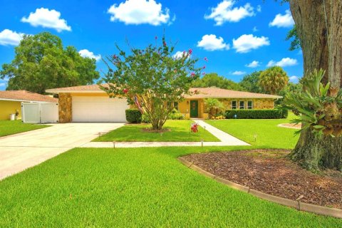 House in Auburndale, Florida 3 bedrooms, 177.81 sq.m. № 2216691 - photo 4
