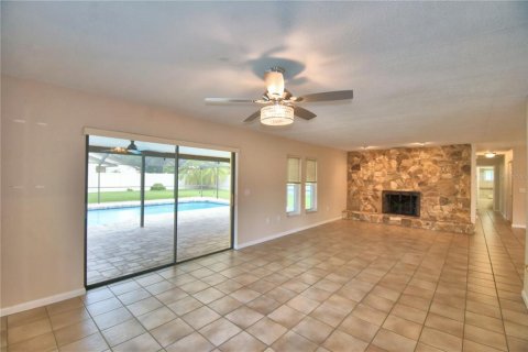 House in Auburndale, Florida 3 bedrooms, 177.81 sq.m. № 2216691 - photo 25