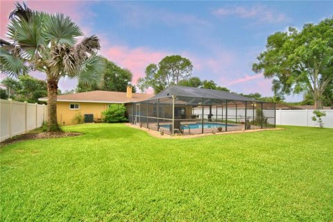 House in Auburndale, Florida 3 bedrooms, 177.81 sq.m. № 2216691 - photo 20