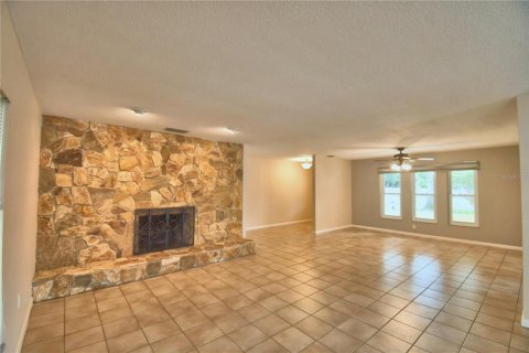 House in Auburndale, Florida 3 bedrooms, 177.81 sq.m. № 2216691 - photo 27