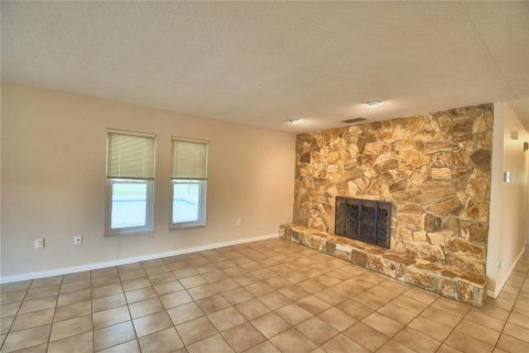 House in Auburndale, Florida 3 bedrooms, 177.81 sq.m. № 2216691 - photo 26
