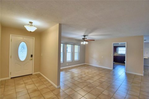 House in Auburndale, Florida 3 bedrooms, 177.81 sq.m. № 2216691 - photo 21