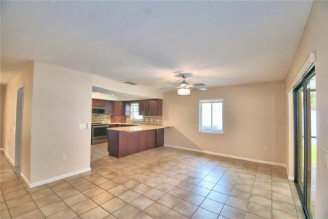 House in Auburndale, Florida 3 bedrooms, 177.81 sq.m. № 2216691 - photo 30