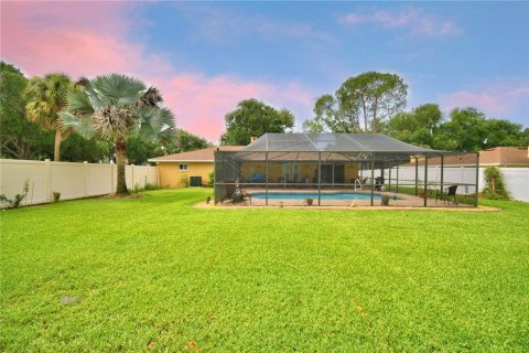 House in Auburndale, Florida 3 bedrooms, 177.81 sq.m. № 2216691 - photo 12