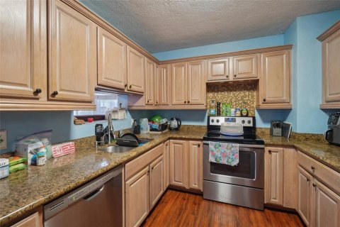 House in Saint Petersburg, Florida 3 bedrooms, 90.12 sq.m. № 1543515 - photo 8