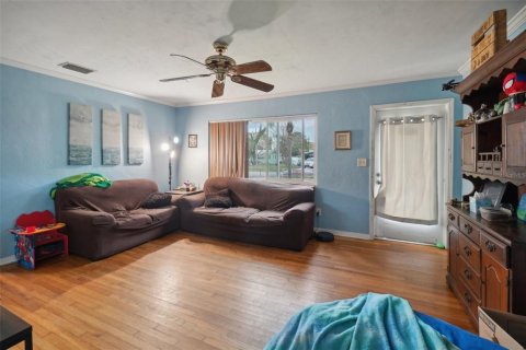 House in Saint Petersburg, Florida 3 bedrooms, 90.12 sq.m. № 1543515 - photo 6