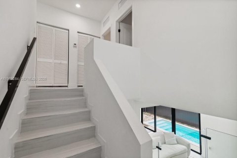 House in Florida City, Florida 5 bedrooms, 168.15 sq.m. № 2030173 - photo 19