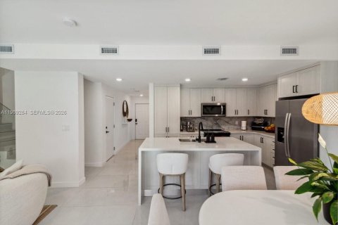 House in Florida City, Florida 5 bedrooms, 168.15 sq.m. № 2030173 - photo 8