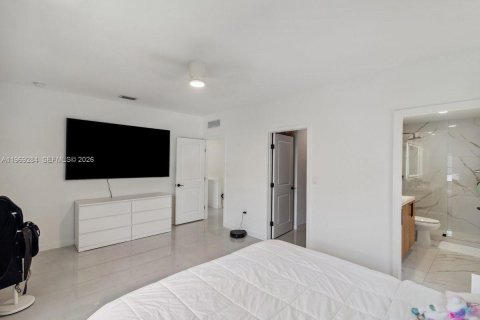 House in Florida City, Florida 5 bedrooms, 168.15 sq.m. № 2030173 - photo 27