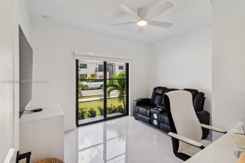 House in Florida City, Florida 5 bedrooms, 168.15 sq.m. № 2030173 - photo 6