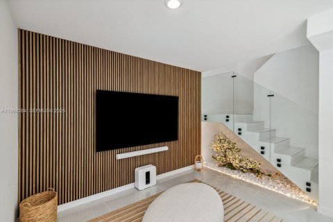 House in Florida City, Florida 5 bedrooms, 168.15 sq.m. № 2030173 - photo 7