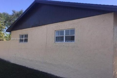 Touwnhouse à vendre à Miami Gardens, Floride: 3 chambres, 92.81 m2 № 2309161 - photo 4