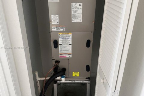 Adosado en venta en Homestead, Florida, 3 dormitorios, 157.38 m2 № 2026036 - foto 5