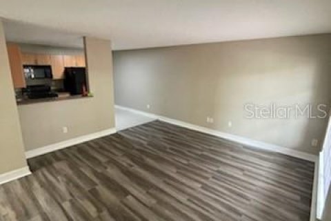 Condominio en alquiler en Land O' Lakes, Florida, 2 dormitorios, 74.32 m2 № 1915329 - foto 9
