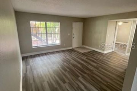Condominio en alquiler en Land O' Lakes, Florida, 2 dormitorios, 74.32 m2 № 1915329 - foto 10