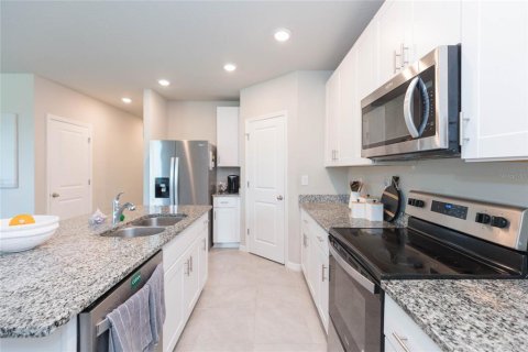 Villa ou maison à vendre à Zephyrhills, Floride: 4 chambres, 217.39 m2 № 2200319 - photo 13