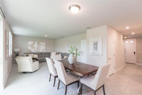Villa ou maison à vendre à Zephyrhills, Floride: 4 chambres, 217.39 m2 № 2200319 - photo 7